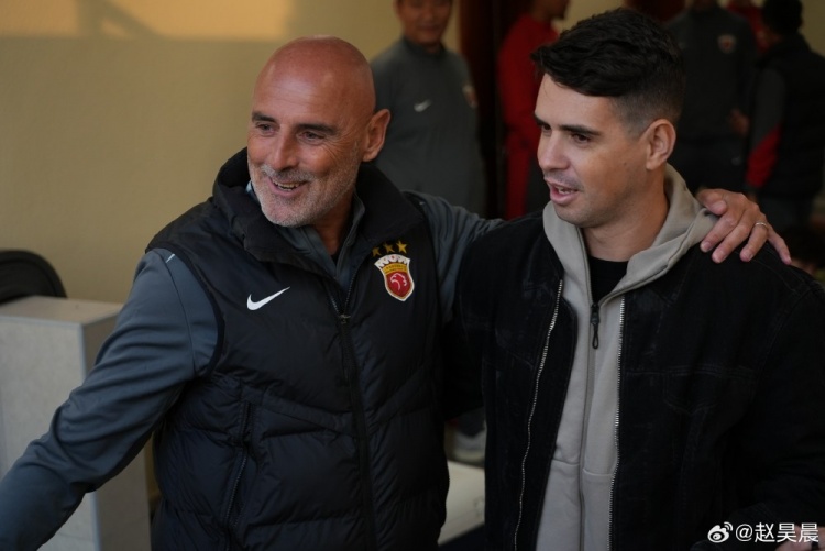 kaiyun 官网-前海港外援奥斯卡在多哈探班海港，并观看球队与泽尼特的热身赛